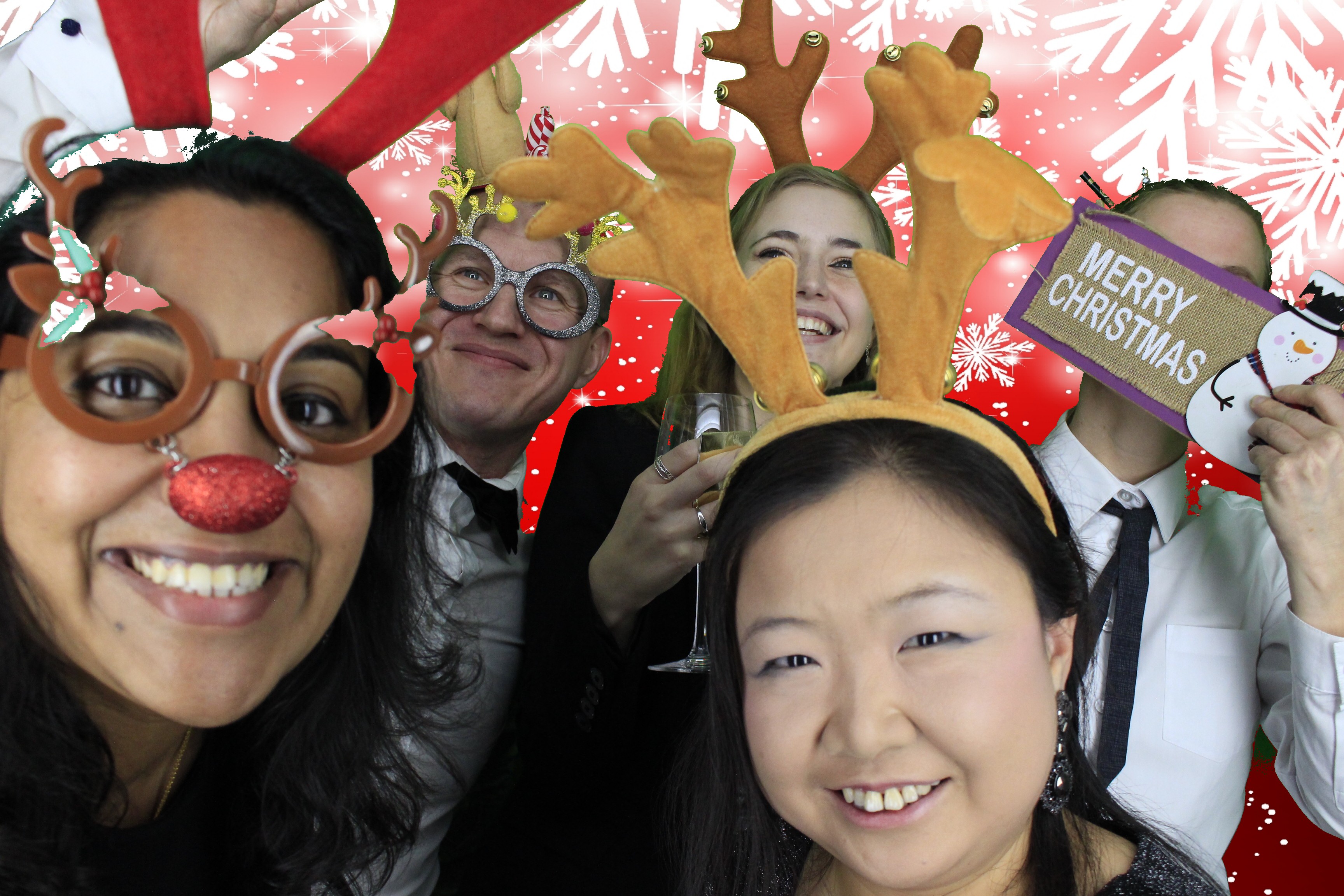 Acosta Europe Christmas Party 2018 | View more photos from the event at gallery.myphotoboothexperience.co.uk/u/MyPhotoBoothExperienceLtd/Acosta-Europe-Christmas-Party-2018